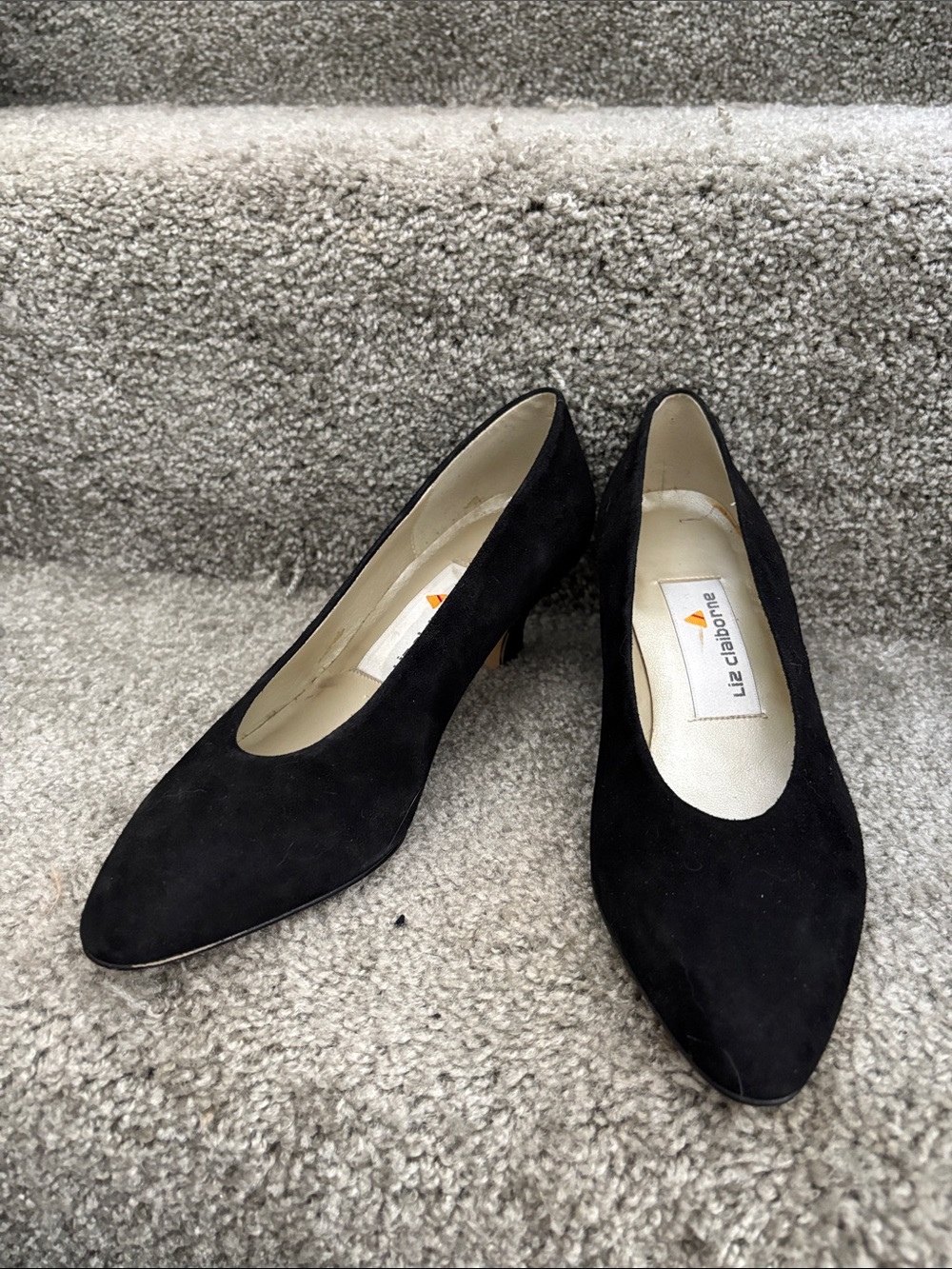 Vintage Liz Claiborne Black Suede Pointed Toe Low Heel Pumps sz7